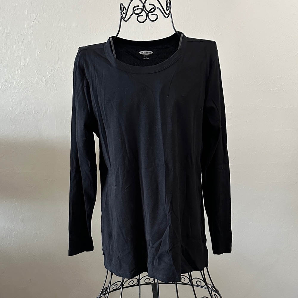 Women’s Black Long Sleeve Top